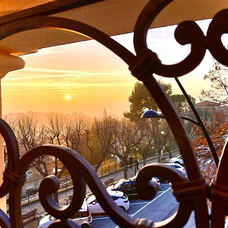 B&B Terrazza Sul Borgo Mogliano Luaran gambar