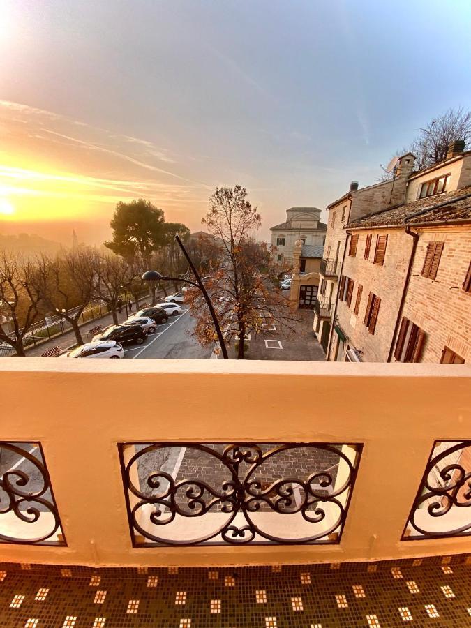 B&B Terrazza Sul Borgo Mogliano Luaran gambar