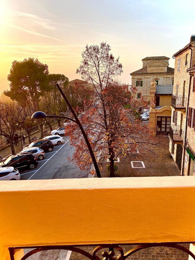 B&B Terrazza Sul Borgo Mogliano Luaran gambar