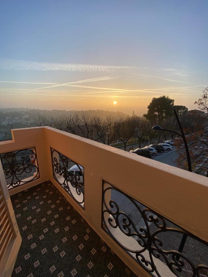B&B Terrazza Sul Borgo Mogliano Luaran gambar