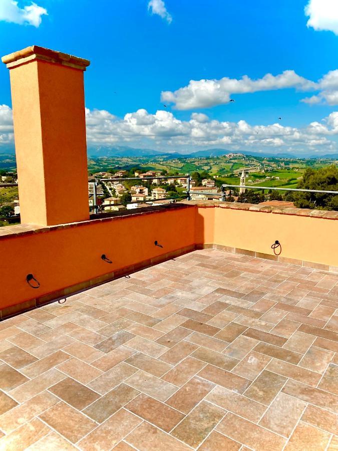 B&B Terrazza Sul Borgo Mogliano Luaran gambar
