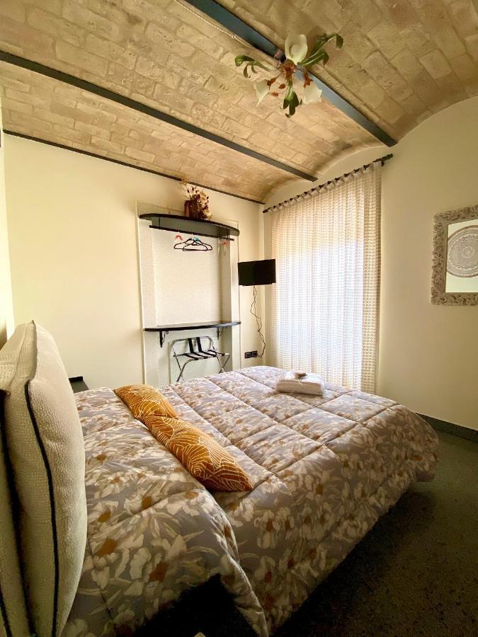 B&B Terrazza Sul Borgo Mogliano Luaran gambar