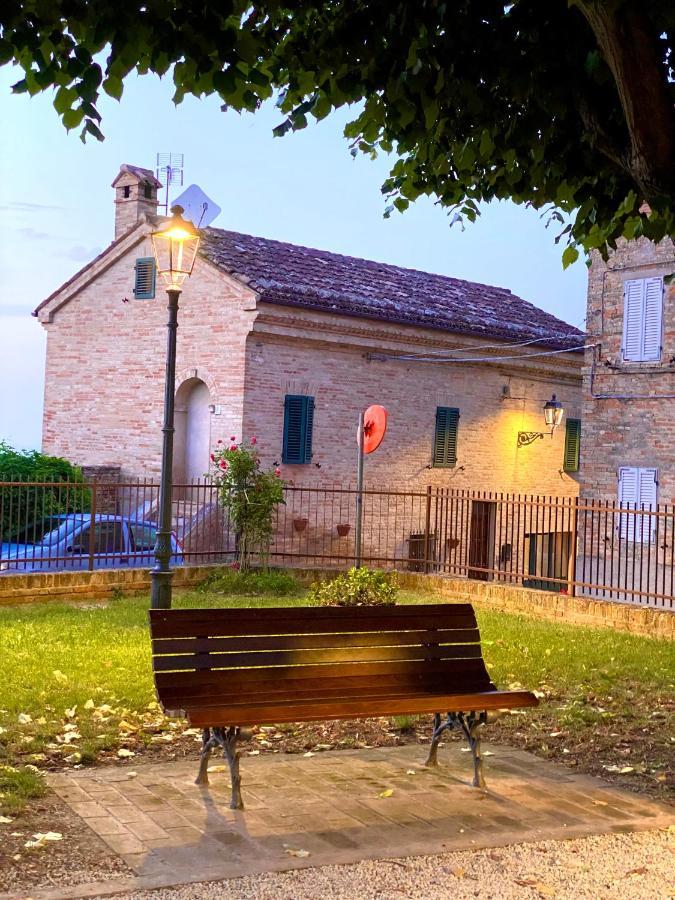 B&B Terrazza Sul Borgo Mogliano Luaran gambar