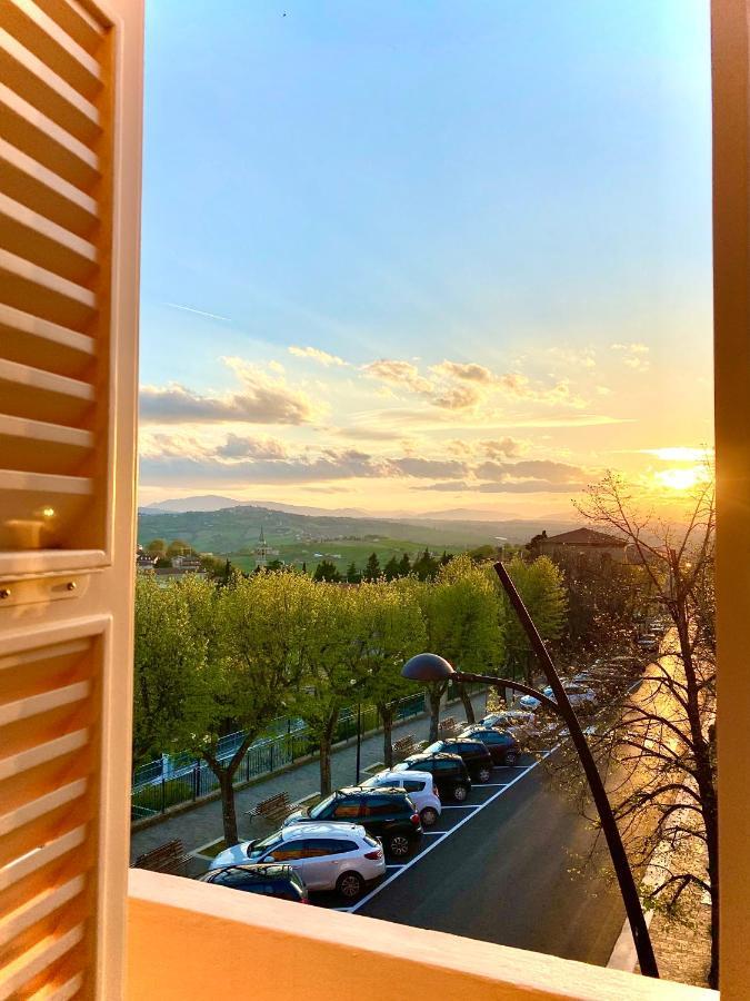 B&B Terrazza Sul Borgo Mogliano Luaran gambar